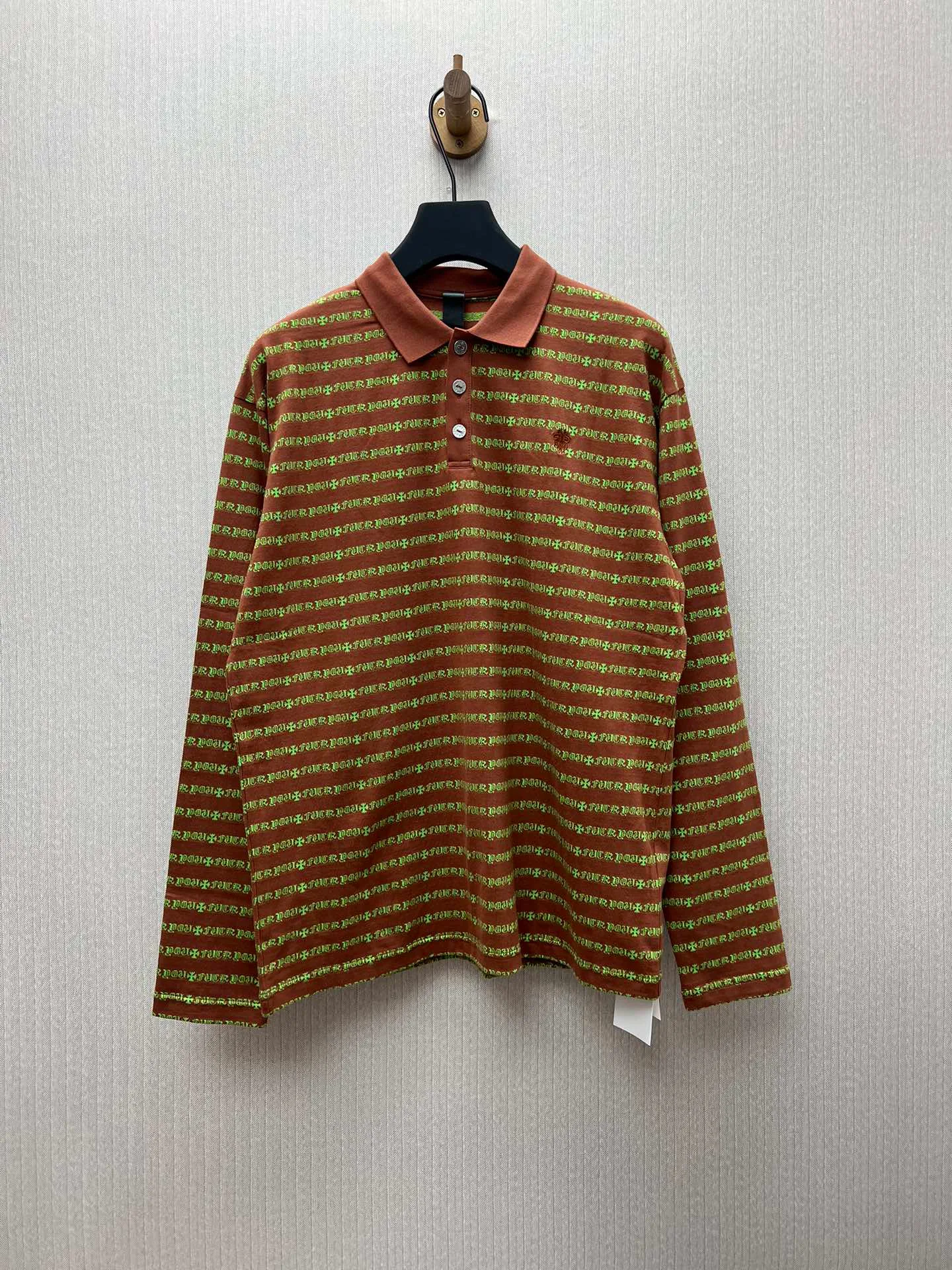 🅿️430 Croix Heart 25 Ss striped POLO long sleeves. Minimum order of 1,000 meters for yarn-dyed fabric. Expensive. The embroidery uses imported Tajima embroidery machine. The collar leather tag is made of imported lambskin. The hardware is made of real antique silver. The cost is extremely expensive. Size: S.M.L